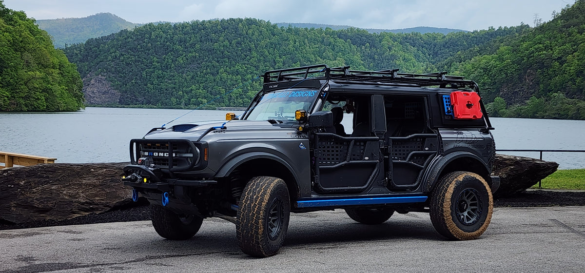 Bronco at Monument Rocks
